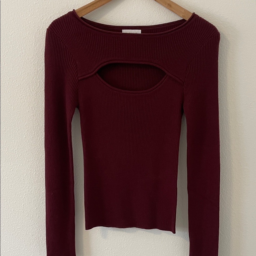 Evereve Burgundy Crew Neck Sweater size small